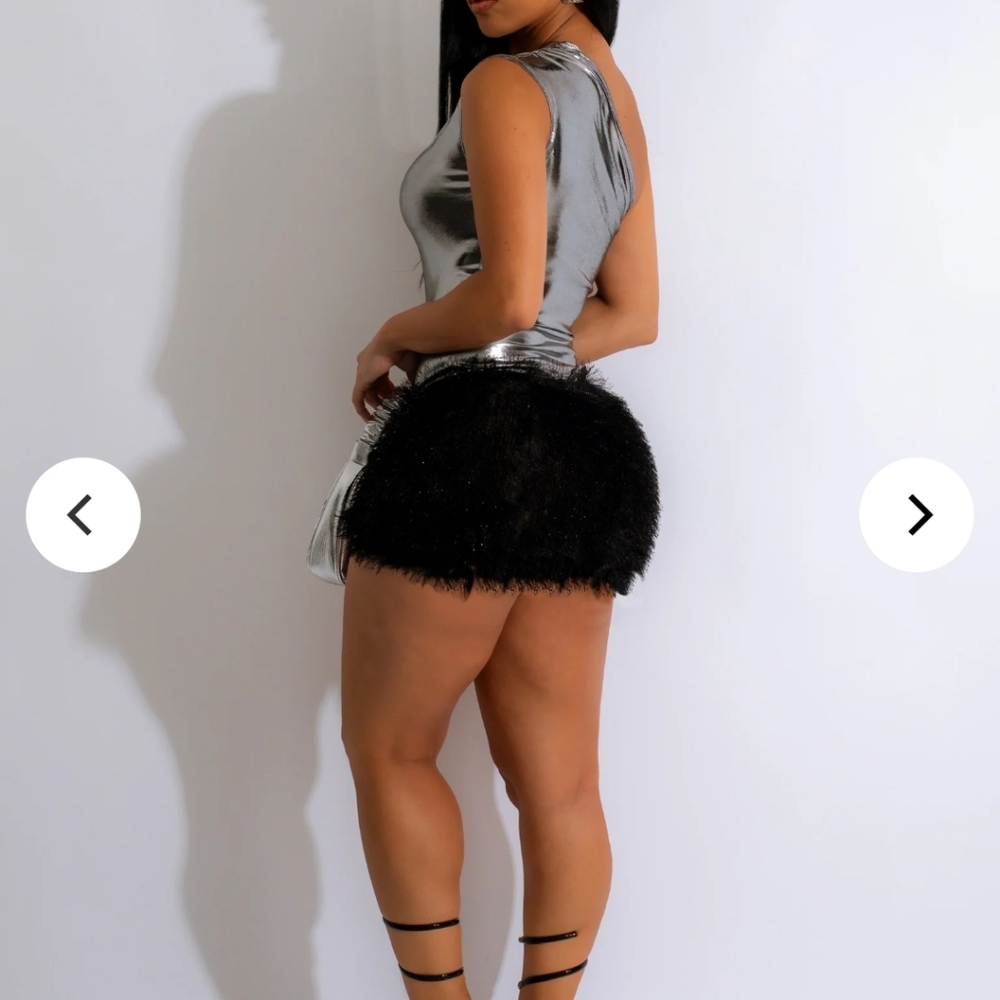 2 piece skirt set🩶🤍🖤